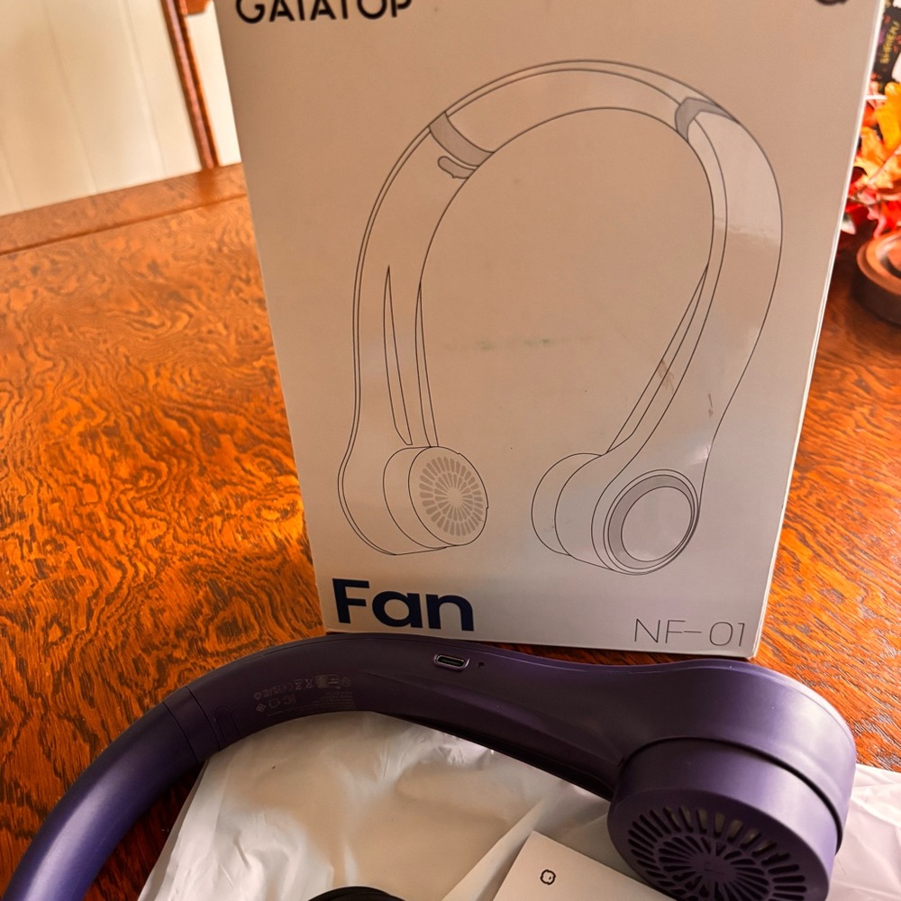 NEW Portable Neck Fan - Picture 4 of 11